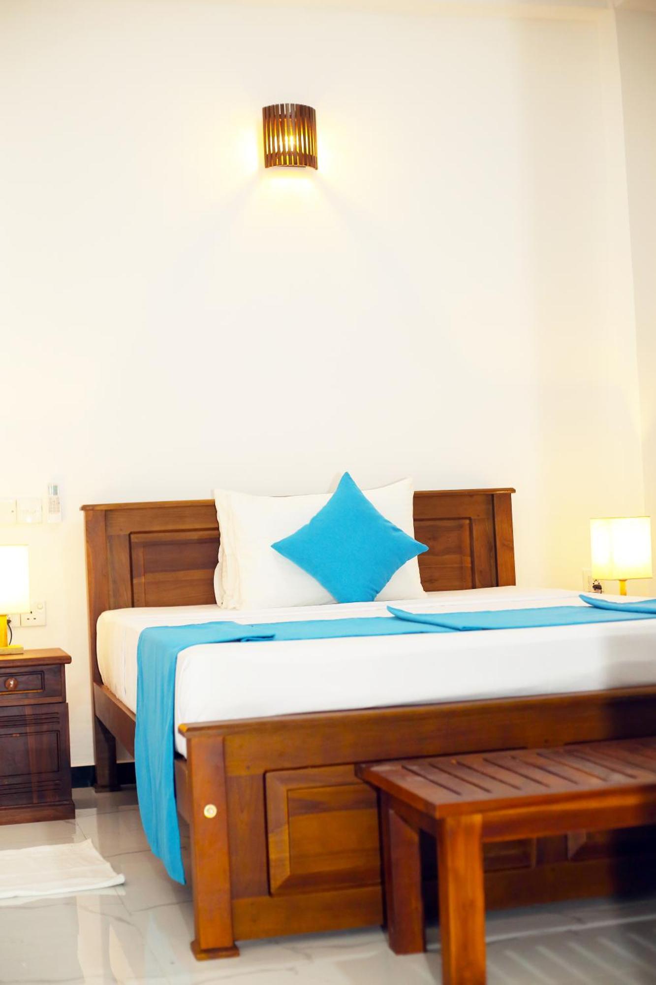 The Blue Haze Weligama Hotel Bagian luar foto