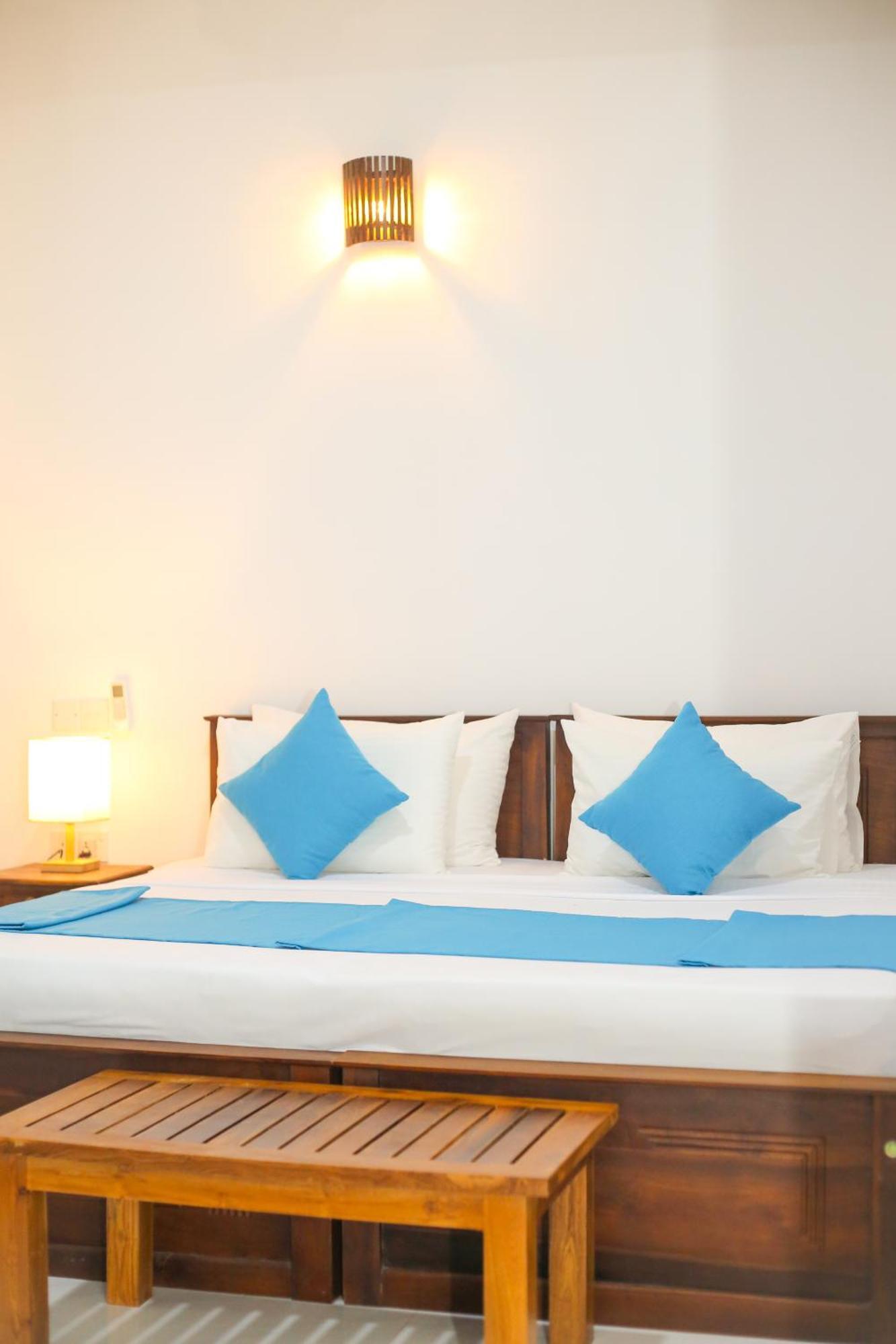 The Blue Haze Weligama Hotel Bagian luar foto